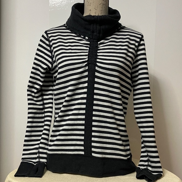 Lululemon In A Cinch Long Sleeve Tee Sz 8 Heathered Black/Super Wide Load Stripe - Picture 4 of 12